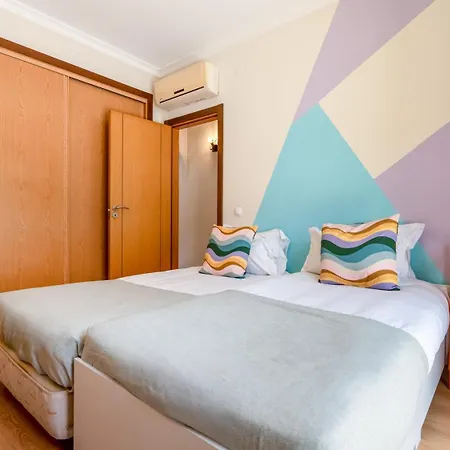 Feriehus Bright 3bdr House With Pool By Lovelystay