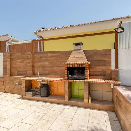 Bright 3bdr House With Pool By Lovelystay