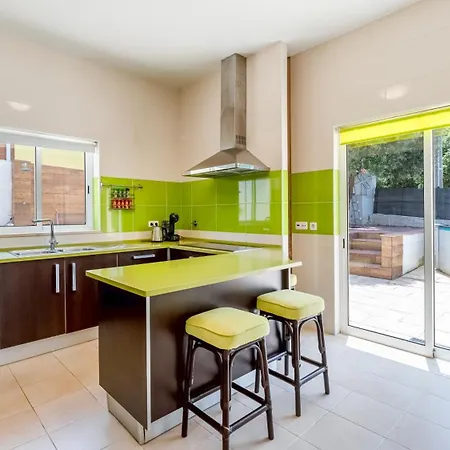 Bright 3bdr House With Pool By Lovelystay * Portimão