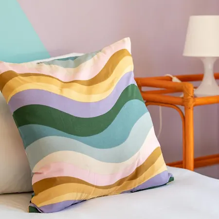 Nyaraló Bright 3bdr House With Pool By Lovelystay