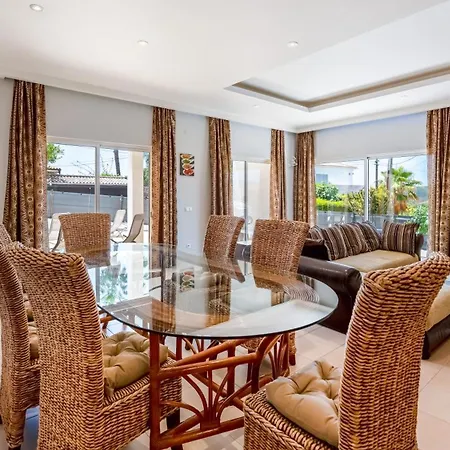 Nyaraló Bright 3bdr House With Pool By Lovelystay Portimão