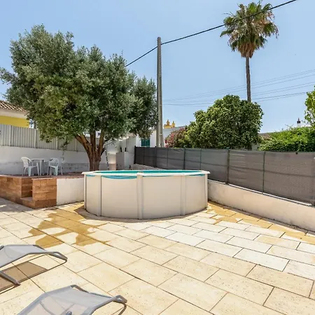 Bright 3bdr House With Pool By Lovelystay Nyaraló *