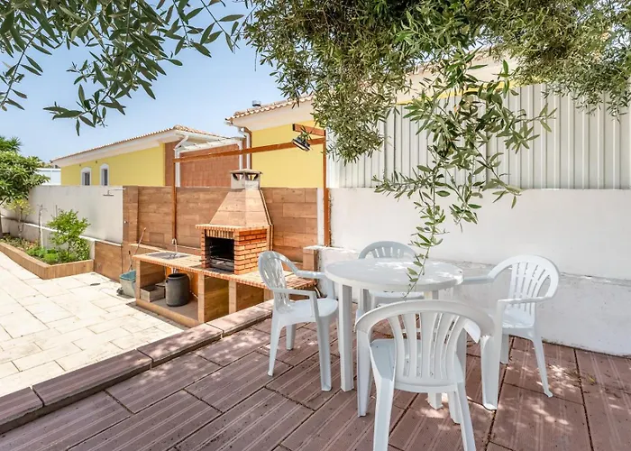 Bright 3bdr House With Pool By Lovelystay Portimão