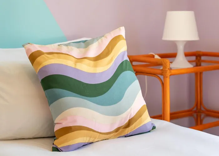 Dom wakacyjny Bright 3bdr House With Pool By Lovelystay