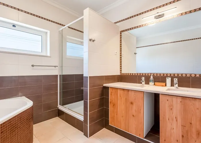 Bright 3bdr House With Pool By Lovelystay Dom wakacyjny Portimão