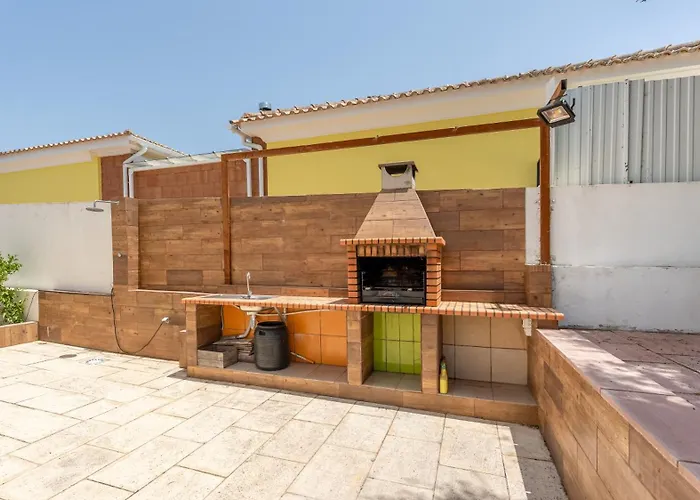 Bright 3bdr House With Pool By Lovelystay