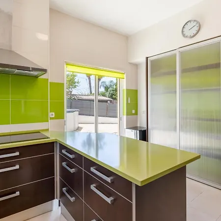 Bright 3bdr House With Pool By Lovelystay בית נופש פורטימאו